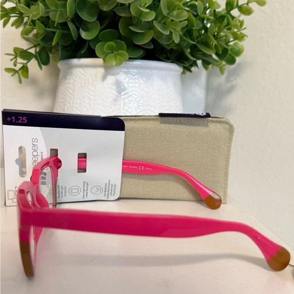 peepers blue light filtering pink tortoise frame reader glasses. +1.25. - Picture 2 of 5